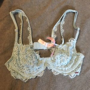 VS Pink unlined underwire date bra